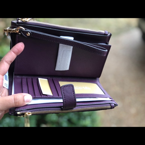 Michael kors floral wristlet/ phone case Damson - Picture 6 of 6